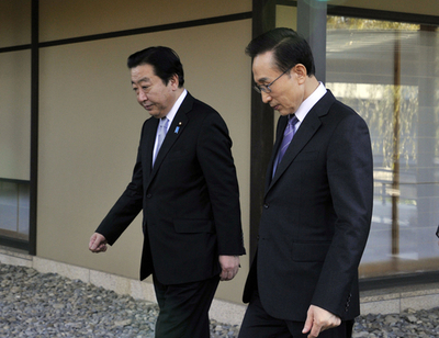 韓国大統領、「慰安婦問題の解決に勇気を」 日韓首脳会談