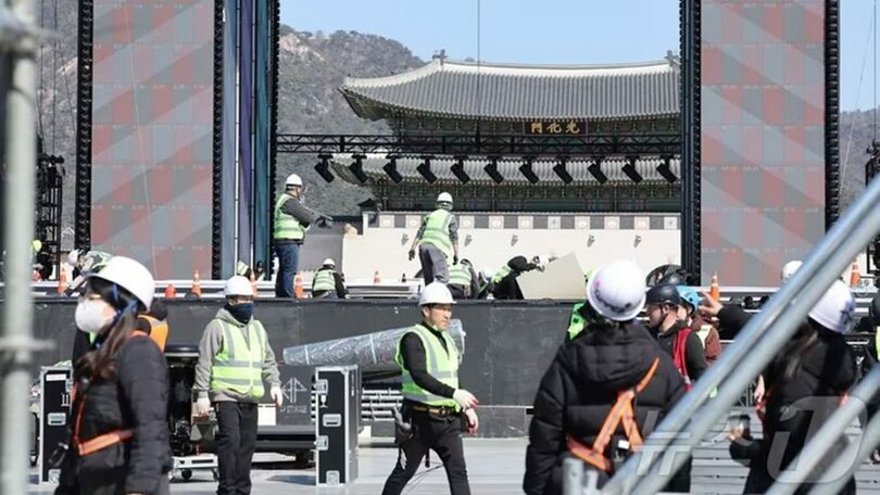 ソウル・光化門広場で進むBTS公演の準備(c)news1