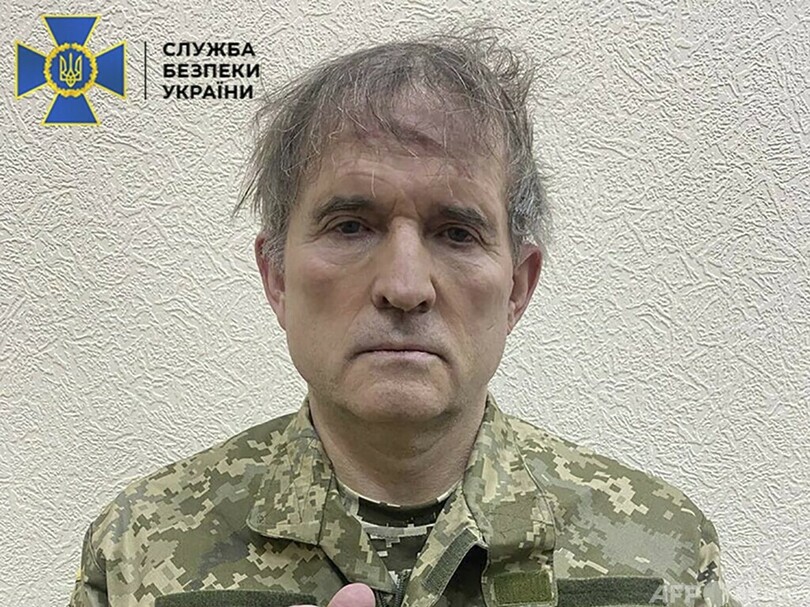 プーチン氏の友人メドベチュク氏、捕虜交換で解放