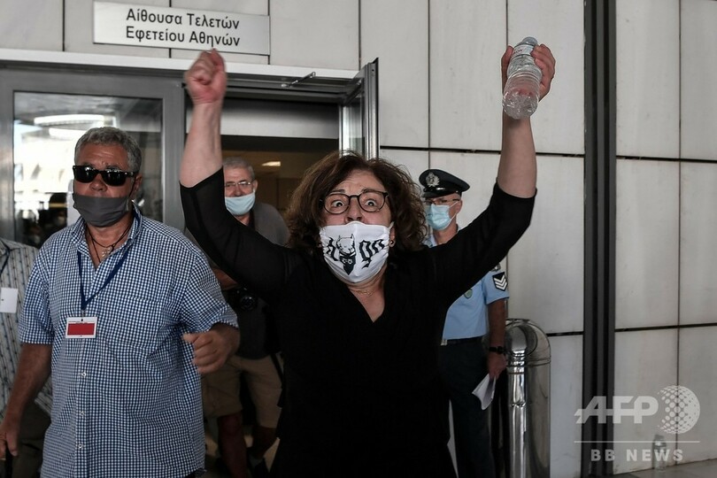 ギリシャ歌手刺殺、関与のネオナチ政党は「犯罪組織」との判断 