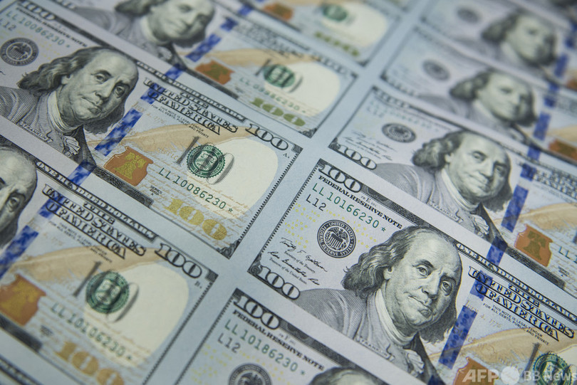 1月の米個人所得、統計開始以来2番目の伸び 消費回復に期待