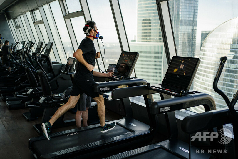 自身を「アップグレード」するバイオハッカーの試み ロシア