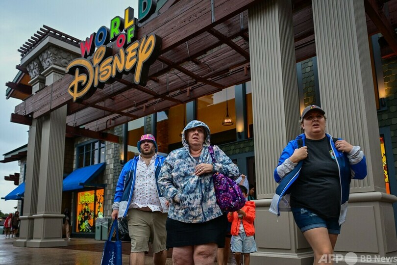 ハリケーン襲来前のディズニー、駆け込み入園組も 米フロリダ州