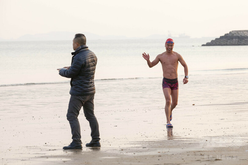 恐れ知らずのスイマーたち　中国・山東