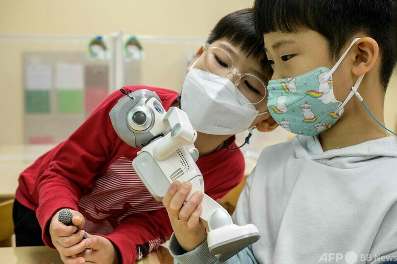 保育園で小型ロボット実証実験 韓国ソウル