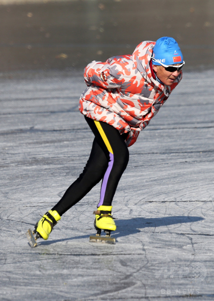 スケートやアイスホッケーの季節到来　中国・瀋陽