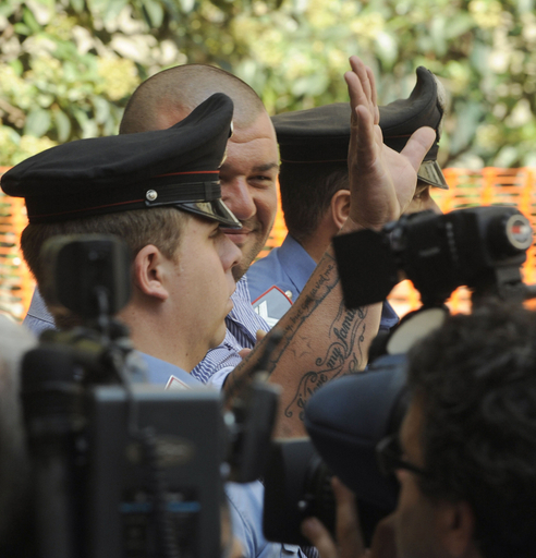 ナポリ警察 マフィアを一斉取り締まり 64人逮捕 写真13枚 国際ニュース Afpbb News
