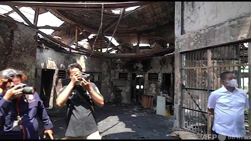 動画：インドネシア刑務所で火災、41人死亡 刑務所内部の映像