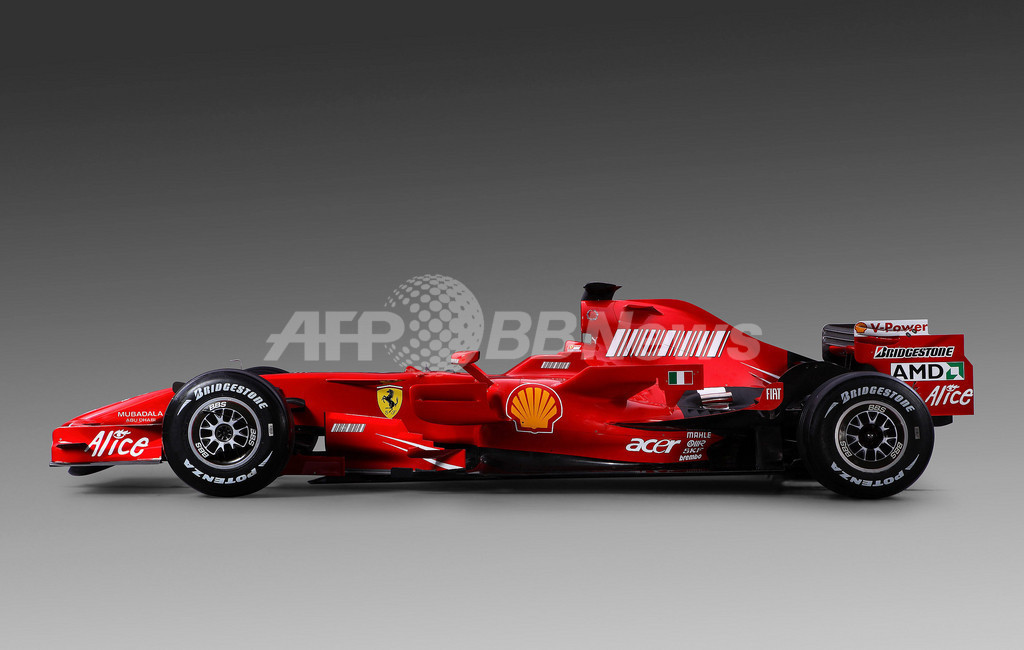 1/18 フェラーリF1 F2008 キミ・ライコネン　フェリペ・マッサ キミ・ライコネンとフェリペ・マッサが駆った2008年のフェラーリF1