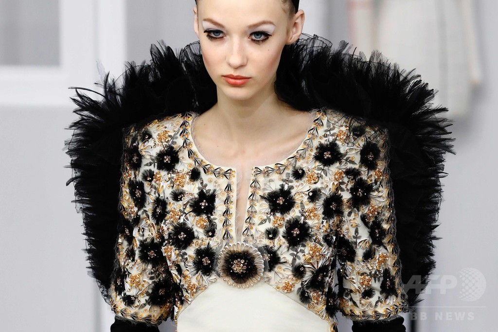 「シャネル」16/17年秋冬パリ・オートクチュール