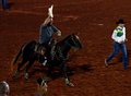 ブラジル・サンパウロ州バレトスのカウボーイフェスティバルで、馬に乗るジャイル・ボルソナロ大統領（2022年8月26日撮影）。(c)Miguel SCHINCARIOL / AFP