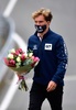 20F1第7戦ベルギーGPを前に、F2ドライバーのアントワーヌ・ユベール選手が亡くなった事故現場に花を手向けに行くアルファタウリのピエール・ガスリー（2020年8月27日撮影）。(c)JOHN THYS / AFP