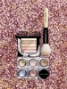「ボビイ ブラウン（BOBBI BROWN）」2010年夏の新色「ピンクオイスターコレクション」。シマーブリック（ピンクオイスター）　5460円、ロングウェア　クリームシャドウ 全5色、各3360円。（c）BOBBI BROWN