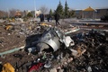 イラン首都テヘランのイマム・ホメイニ空港付近に墜落したウクライナ機の残骸（2020年1月8日撮影）。(c)AFP
