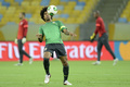 サッカーコンフェデレーションズカップ2013（Confederations Cup 2013）決勝のスペイン戦を控え、ブラジル代表が29日、決勝の舞台となるマラカナン・スタジアム（Maracana Stadium）で調整を行った。

調整に臨むブラジルのボンフィム・ダンテ（Dante Bonfim Costa Santos、2013年6月29日撮影）。(c)AFP/LLUIS GENE