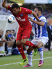 13-14スペイン1部リーグは17日、第1節の試合が各地で行われ、レアル・ソシエダ（Real Sociedad）は2-0でヘタフェ（Getafe CF）に勝利した。

レアル・ソシエダのアルベルト・デ・ラ・ベジャ（Alberto de la Bella、右）とボールを競るヘタフェのペドロ・レオン（Pedro Leon、2013年8月17日撮影）。(c)AFP/RAFA RIVAS