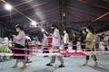 中国・アモイで、新型コロナウイルス検査のために並ぶ人々（2022年8月10日撮影、資料写真）。(c)AFP