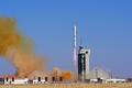 酒泉衛星発射センターから打ち上げられる運搬ロケット「長征２号Ｃ」（2025年2月27日撮影）。(c)Xinhua News