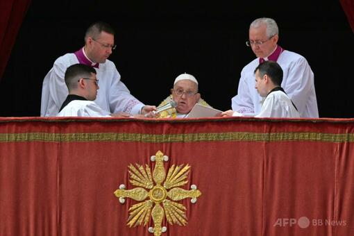 ローマ教皇が復活祭ミサに登場 思想の自由と寛容呼び掛け 写真6枚 国際