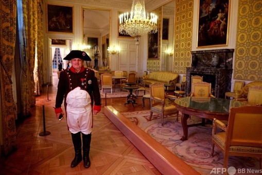 ナポレオン没後200年 仏トリアノン宮で再現イベント 写真25枚 国際