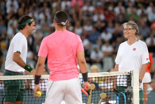 フェデラー対ナダル戦、テニス史上最多5万人超え動員 南ア 写真25枚