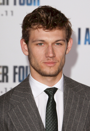 ライリー・キーオ、人気俳優と婚約