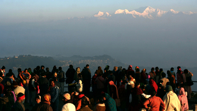エベレスト山頂から初の携帯通話に成功