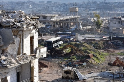 アレッポ撤退、再び中断 避難用バス襲撃で死者