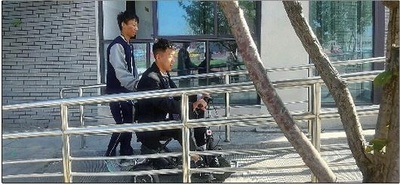 17歳少年 脳性まひの同級生を5年間介護 専攻もそのために変更 中国