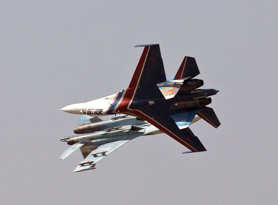 ロシア空軍創設95周年の航空ショー開催