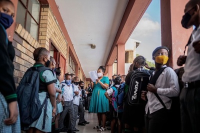 「教養ある男性はレイプしない」と教育相、生徒「するよ！」 南ア