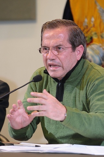 在英大使館に隠しマイク、エクアドル外相が明かす