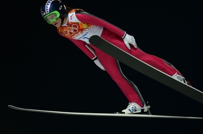 五輪史上初めて実施されるスキージャンプ女子が開幕、ソチ五輪