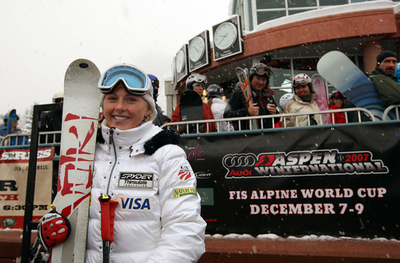 女子滑降・第2戦は豪雪のため順延に