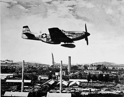 第2次大戦時の戦闘機「マスタング」が墜落、2人死亡 米テキサス