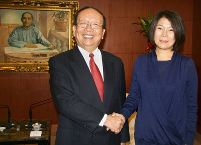 毛沢東と蒋介石の孫同士が台湾で面会