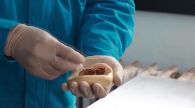 中国各地で暮らすパンダの新年の「食事初め」