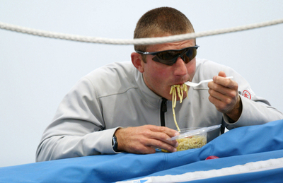 ＜ルイ・ヴィトン・カップ＞6日目、無風のためレースは延期 - スペイン