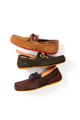 ビビッドなカラーアウトソールに注目、UGGの新作メンズ