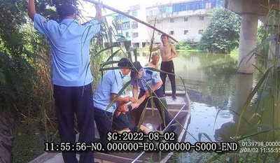 河川転落者の救出に「救援竹竿」が一役 中国