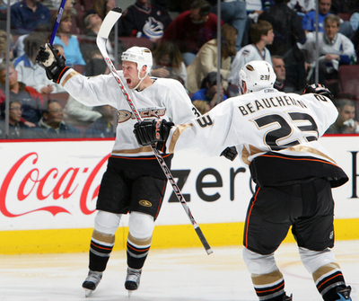 ＜06-07NHL プレーオフ＞ダックス カナックスを降しカンファレンス決勝進出に王手 - カナダ
