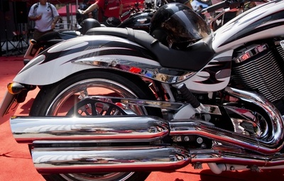 環状道路を時速237キロで走行、オートバイの男拘束 中国