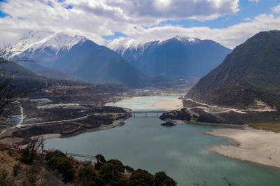 水力発電所建設でヤルンツァンポ下流諸国と意思疎通=中国外交部