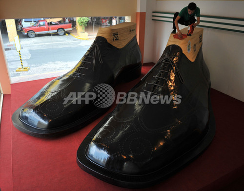 イメルダ夫人も愛したフィリピン マリキナ靴 再興を目指す 写真17枚 ファッション ニュースならmode Press Powered By Afpbb News