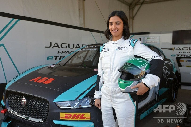 サウジで女性ドライバーが初レース 夢は ルマン出場 写真13枚 国際ニュース Afpbb News