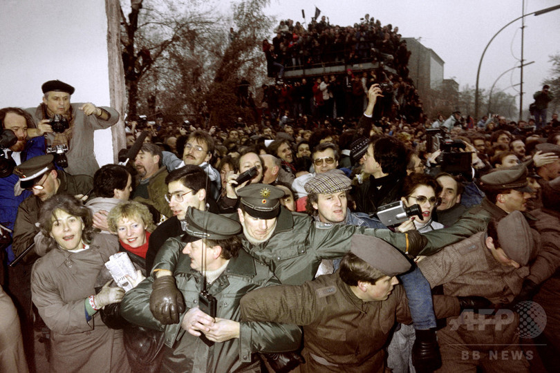 特集 ベルリンの壁崩壊 Afpが捉えた歴史的瞬間 写真68枚 国際ニュース Afpbb News