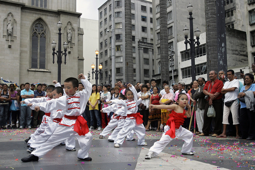 ブラジルの中国系移民が旧正月前夜祝う 写真14枚 国際ニュース：AFPBB News