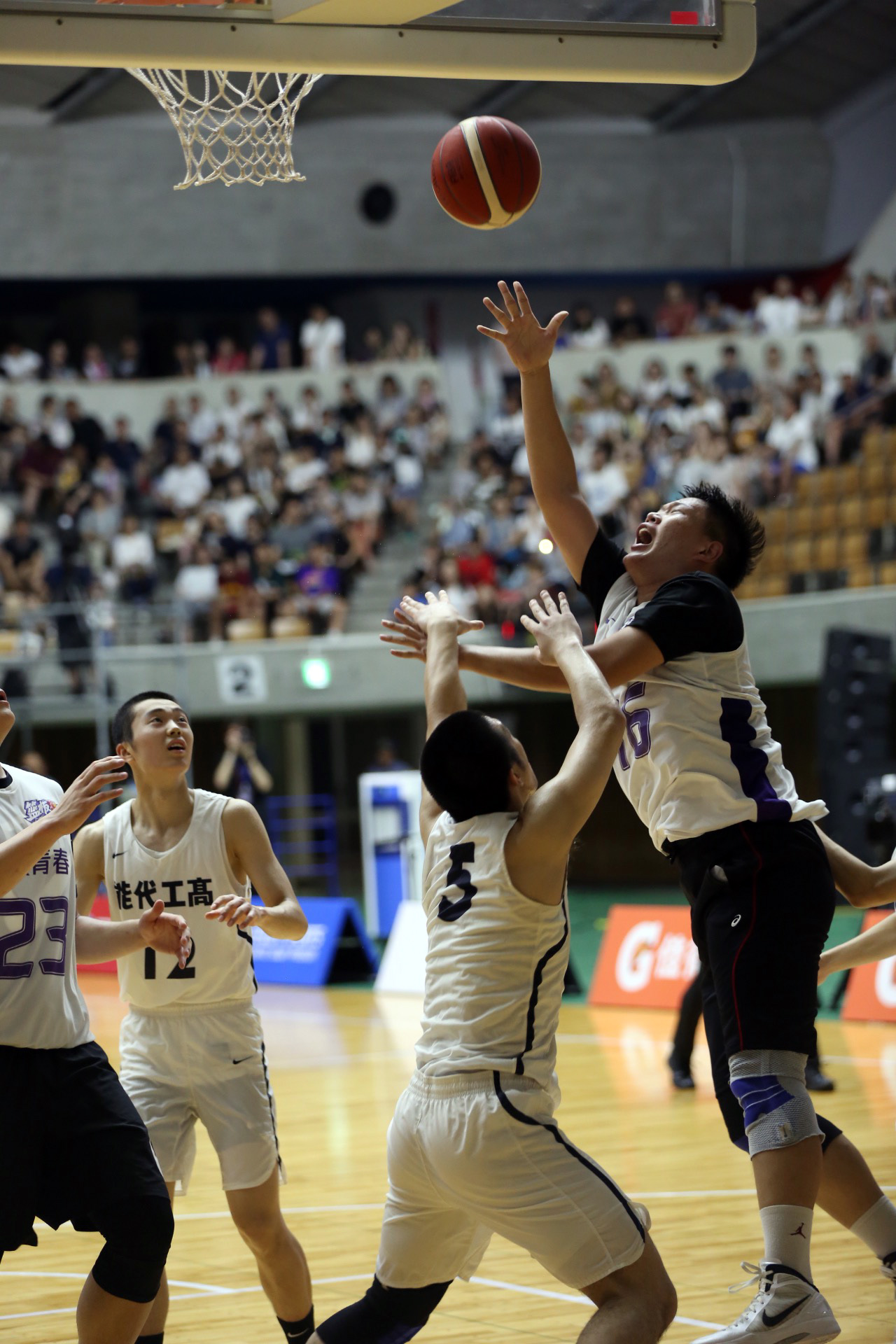 中国の選抜高校生バスケチーム、能代工業に勝利 写真3枚 国際ニュース：AFPBB News