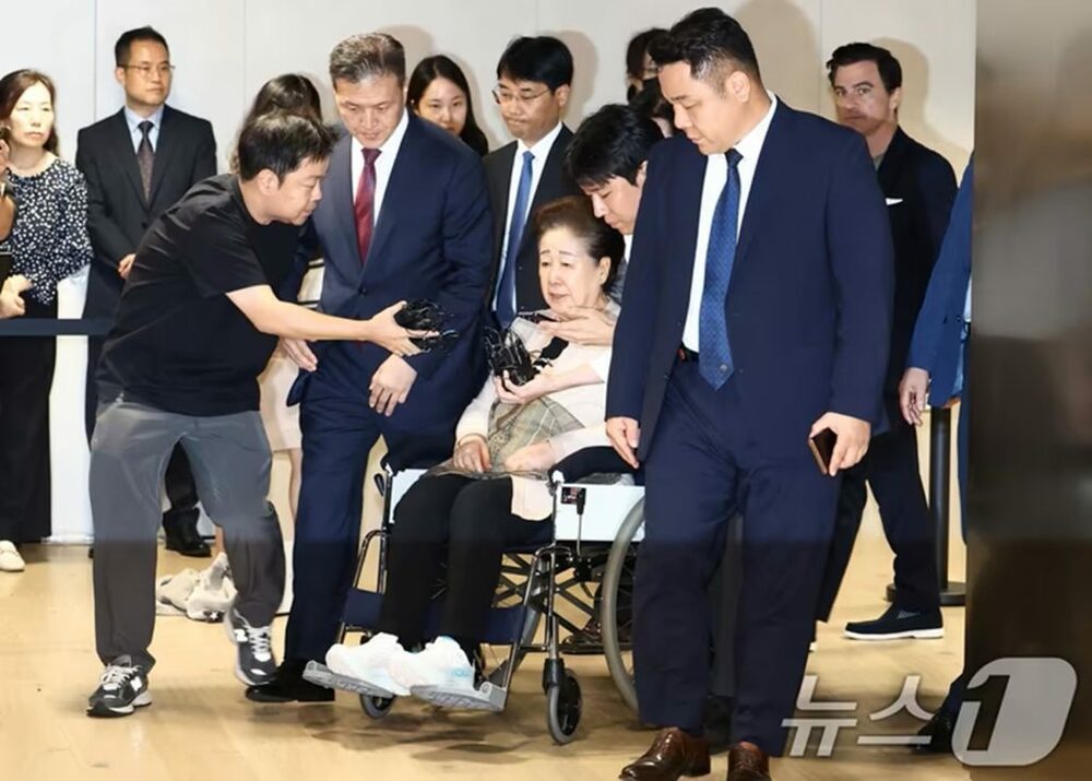 旧統一教会総裁、韓国議員への「ショッピングバッグ」認める…ただ