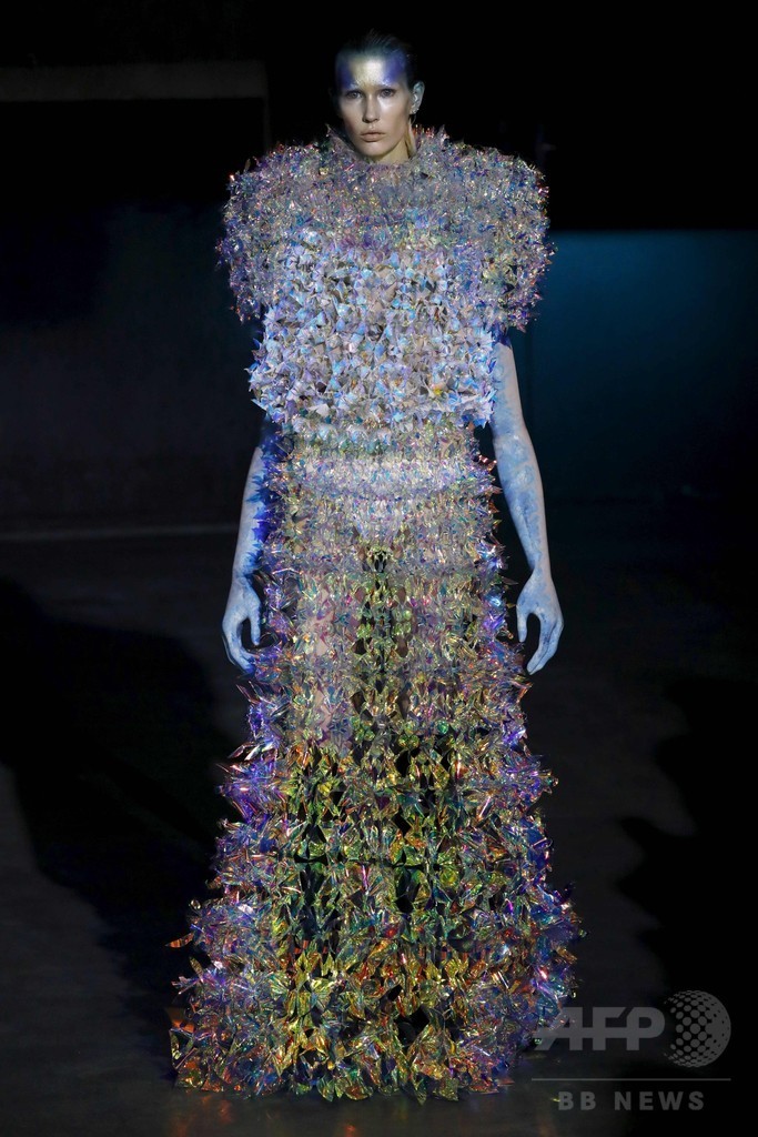 「ユイマ ナカザト」16/17年秋冬パリ・オートクチュール